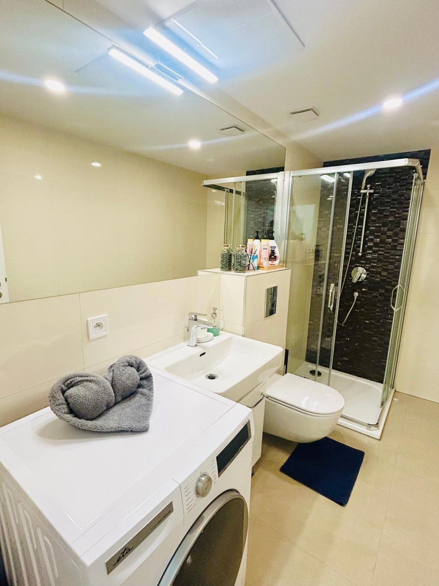 New Design & Style Apartments 50M From Wenceslas Square Praga Zewnętrze zdjęcie